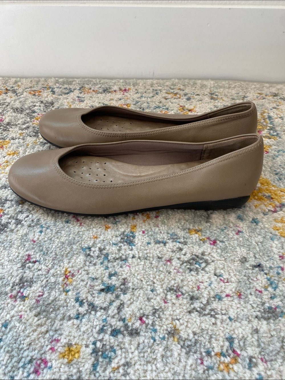 Walking cradles | Tan flats